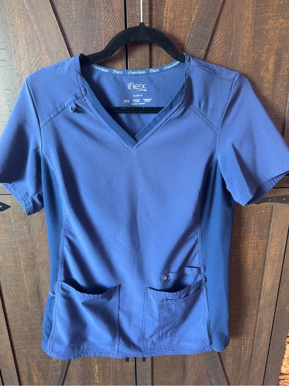 Women's infinity Cherokee Scrub Top Small